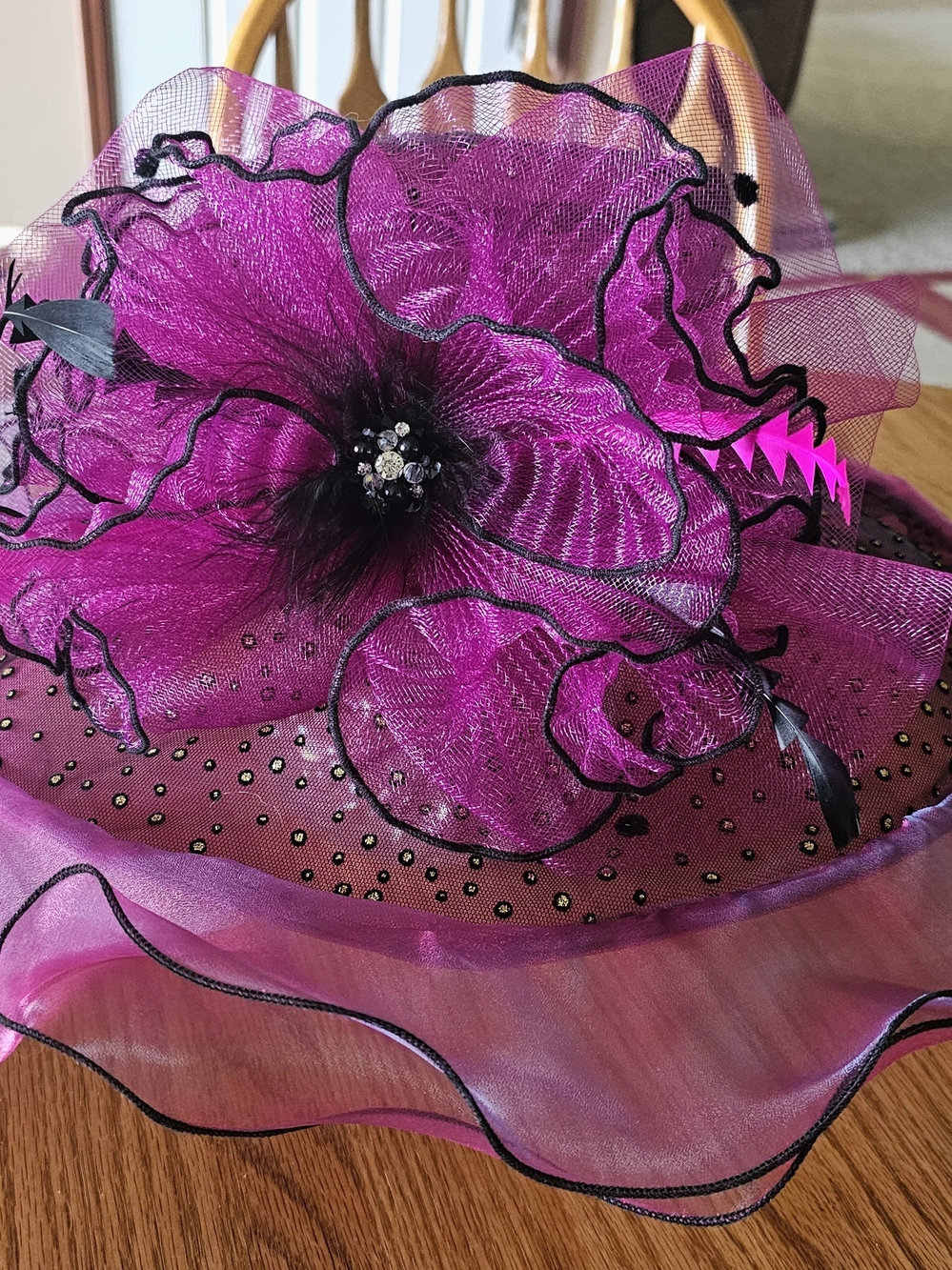 Women’s Floral Mesh Fascinator Hat in Fuchsia